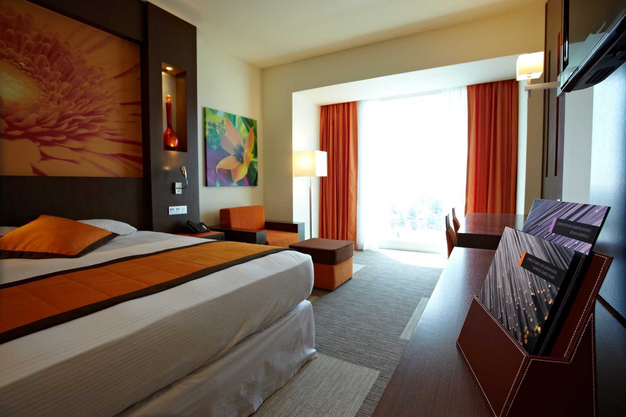Riu Plaza Guadalajara Hotel Cameră foto