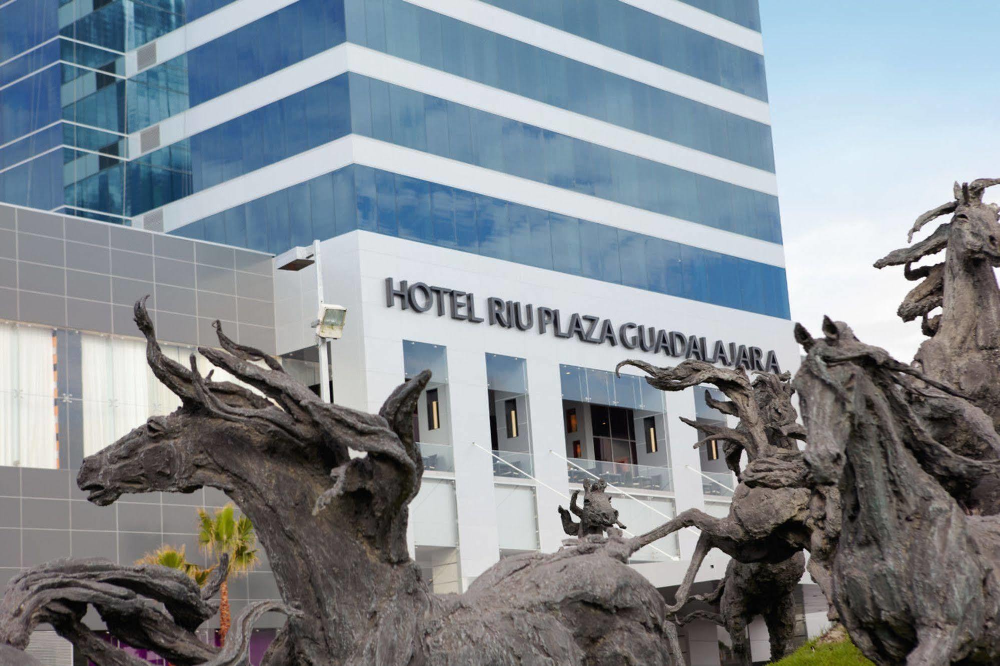 Riu Plaza Guadalajara Hotel Exterior foto